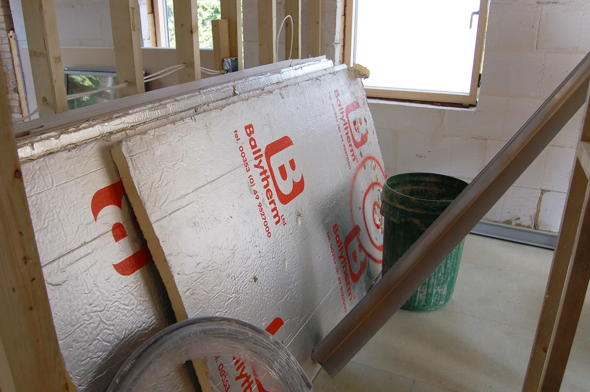 PIR-isolatieplaten met een aluminium cachering.